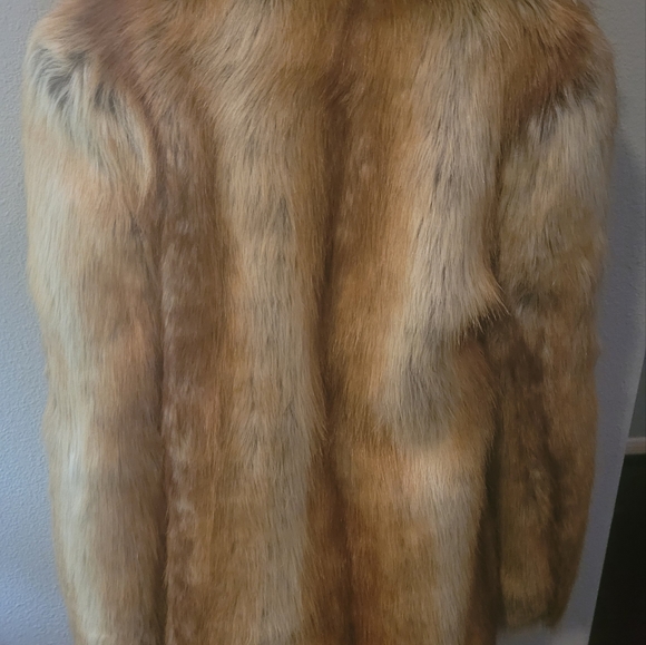 Faux Fur coat - Picture 7 of 17